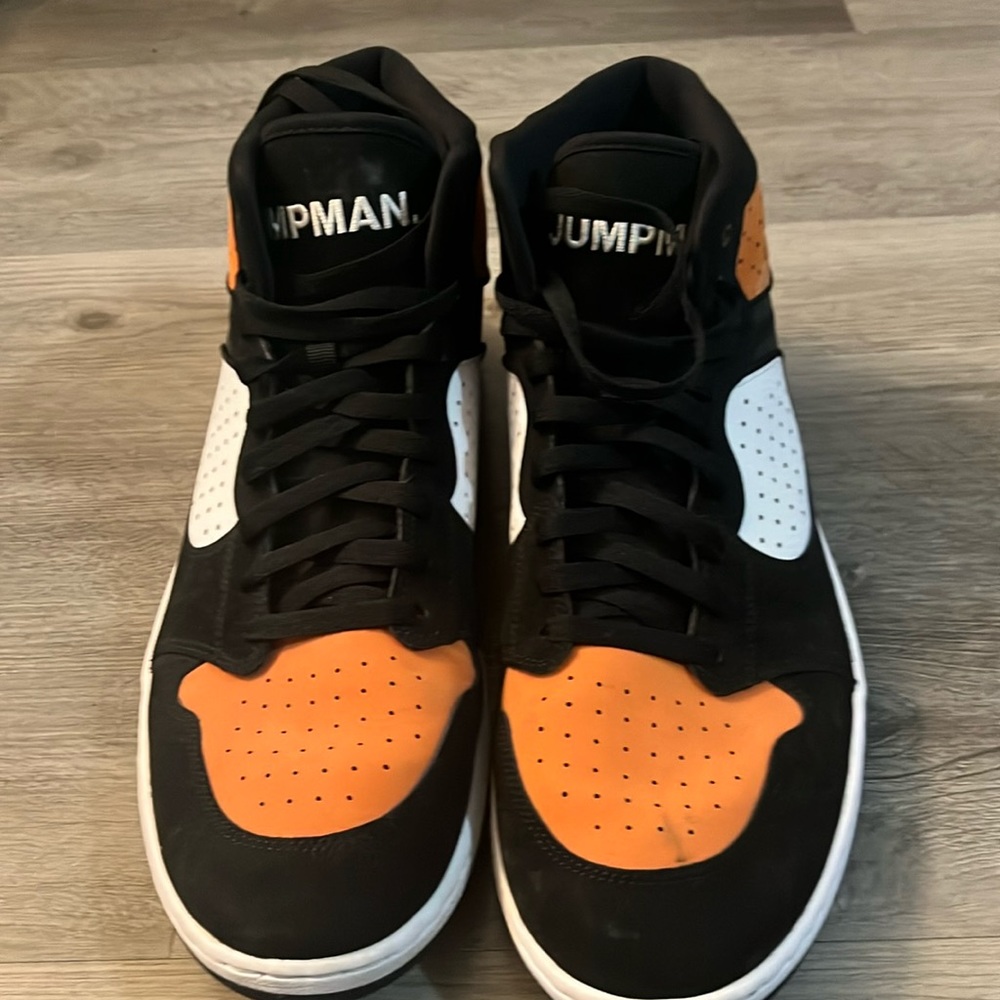 Orange and Black Nike Air Jordan size 15 men’s EUC worn twice